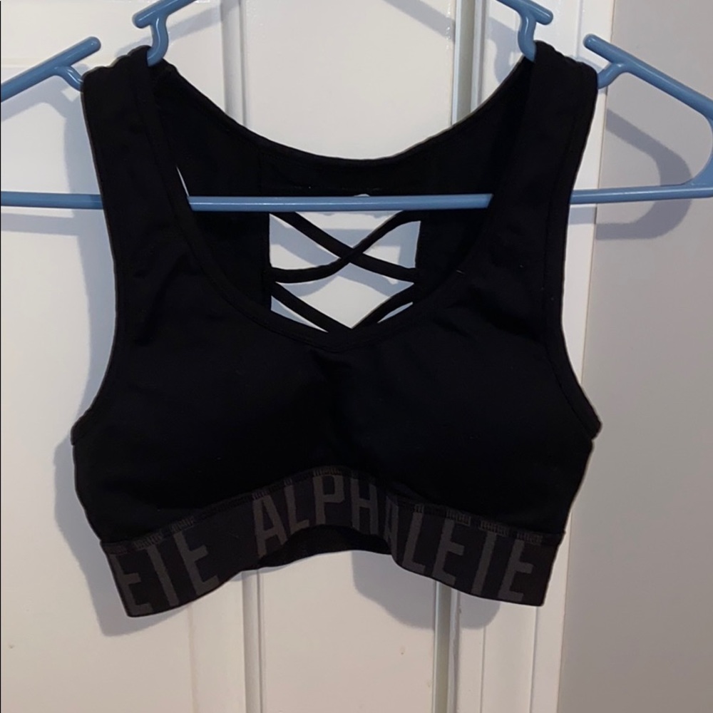 Alphalete Women’s Criss Cross Sports Bra